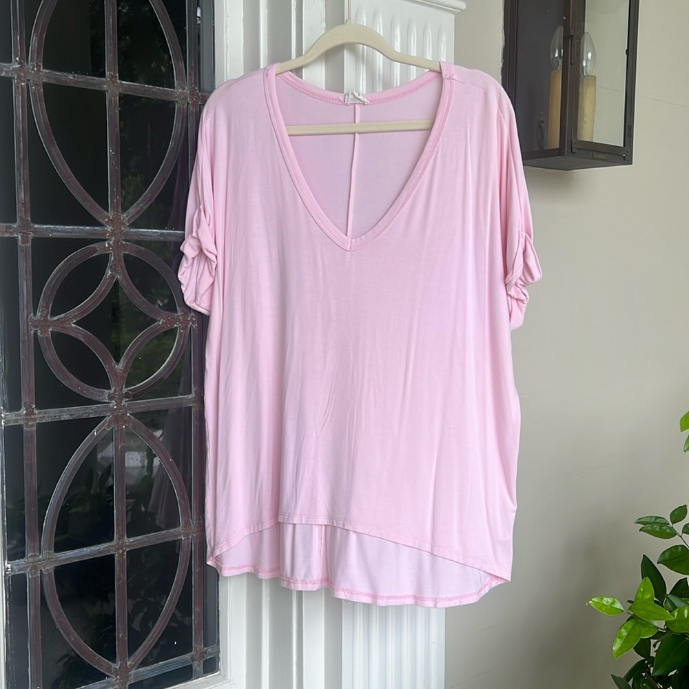 Medium, pink, short sleeve tshirt, great condition, runs big